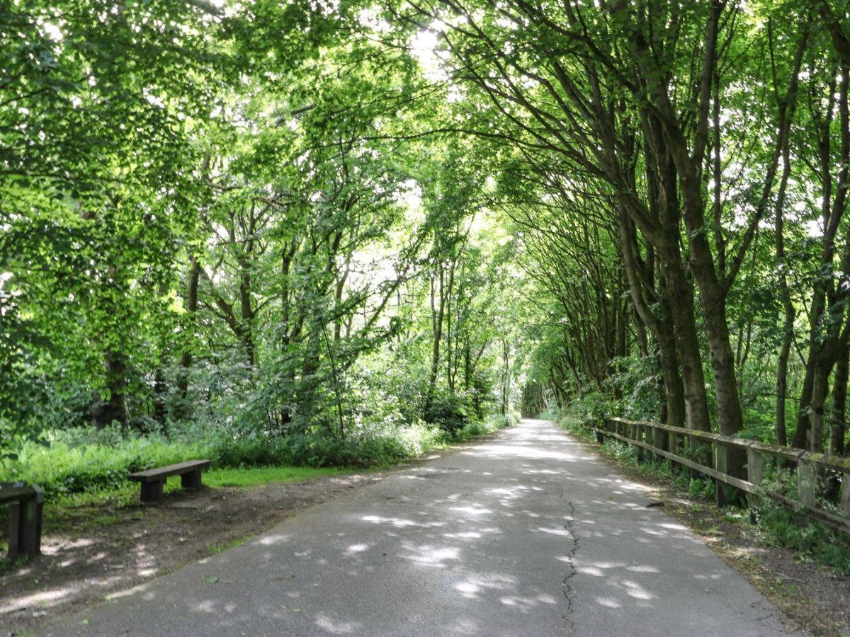 21 Chew Valley Road Олдъм Екстериор снимка